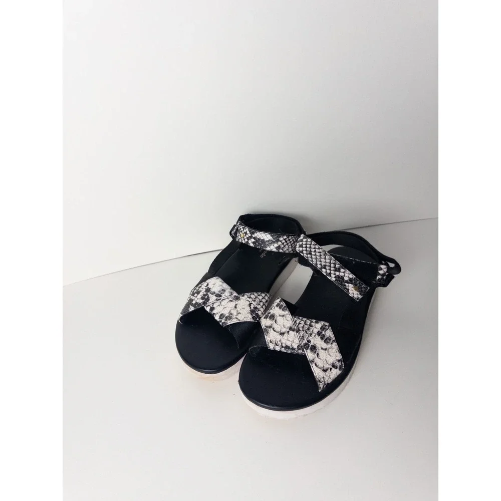 Kate Spade Charlee Black Pate‎ Snakeskin Print Sandals US 10